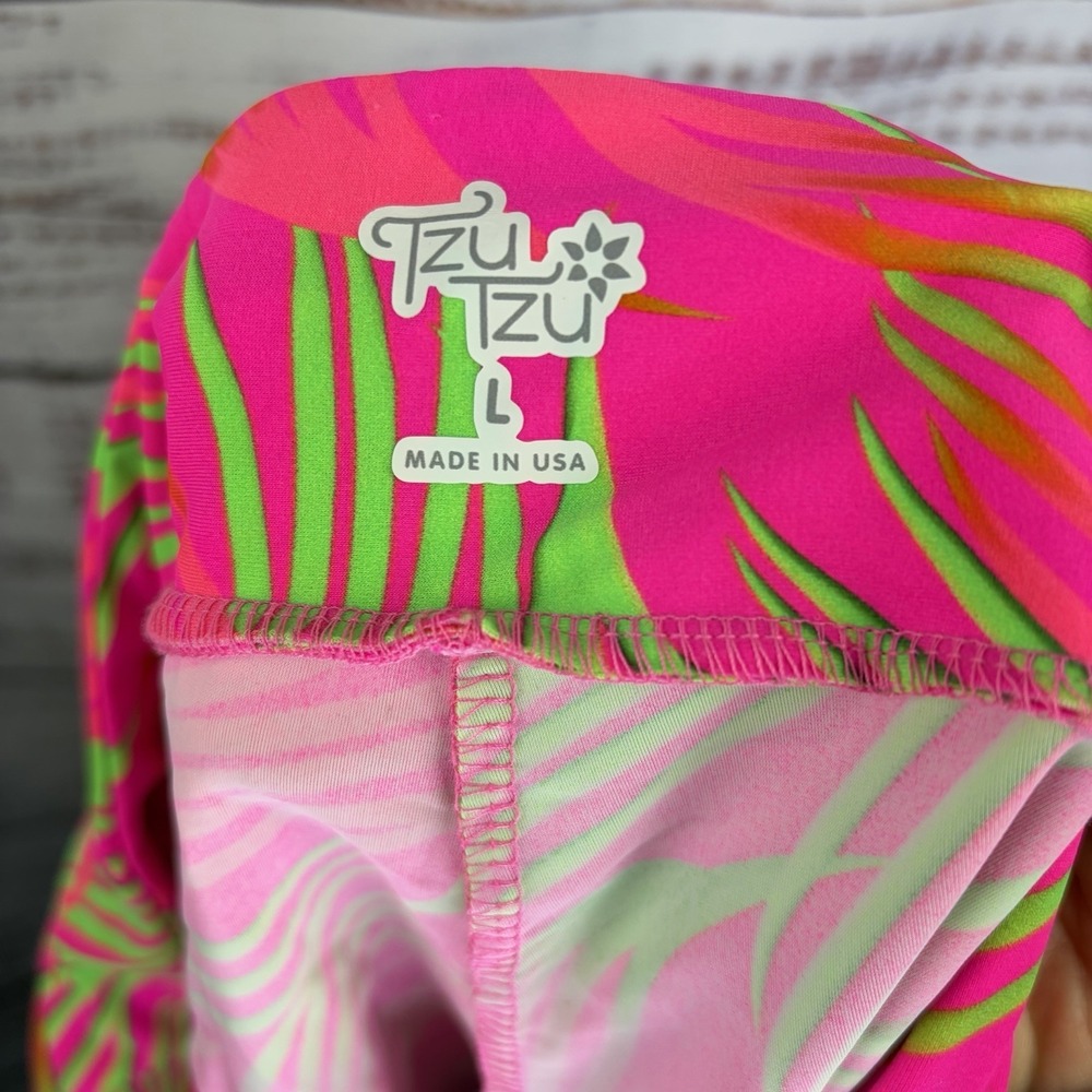 Tzu Tzu Mia Skort - Maki Hot Pink Tropical UPF 50 - Sz Large - Golf MADE IN USA - Picture 7 of 8